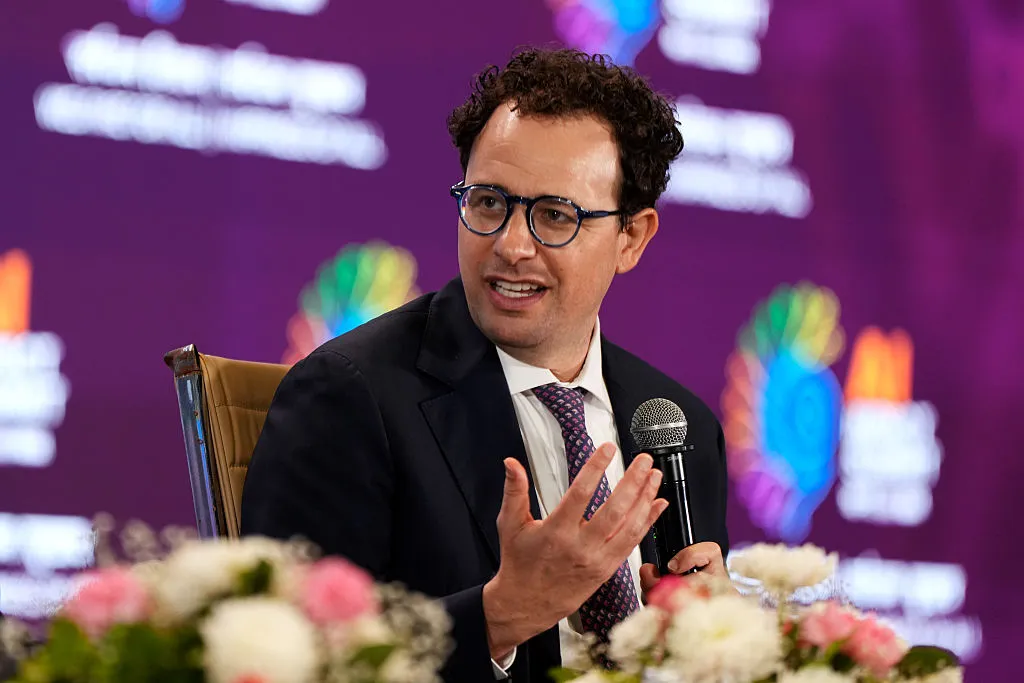 Anthropic CEO Dario Amodei’nin AI Gelişimini Yavaşlatma Planı ve Sektöre Etkileri